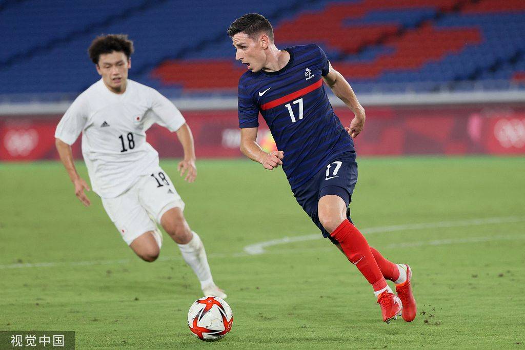 中国羽毛球队轻取法国羽毛球队,陶菲克三分雨点燃全场 中国羽毛球队轻取法国羽毛球队,陶菲克三分雨点燃全场