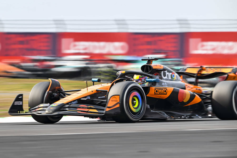 迈凯伦完胜索伯车队，皮亚斯特里统治全场的简单介绍