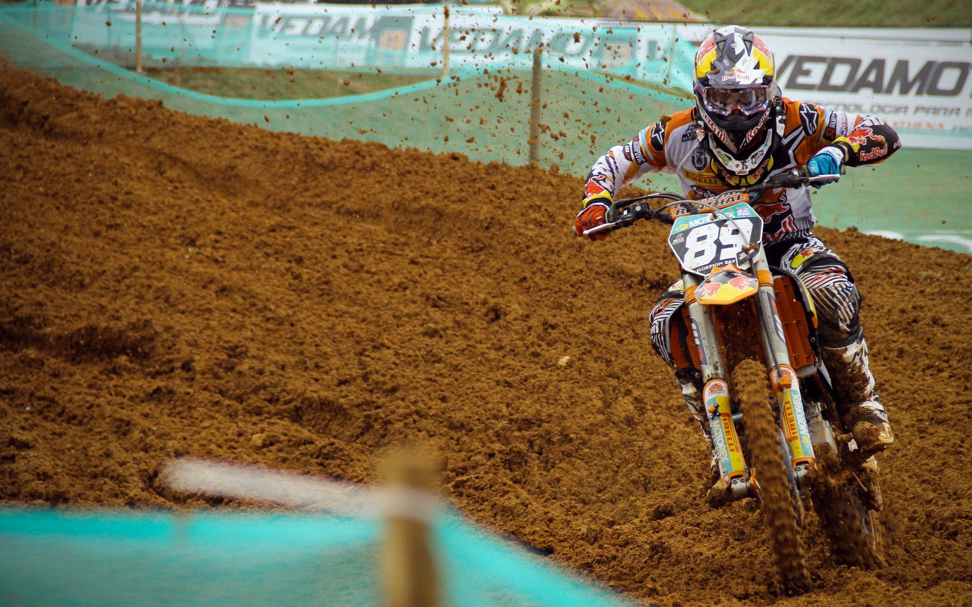 年终总决赛，一场钢铁对红土的错位征服，穆雷如何击碎蒙特卡洛幻梦？