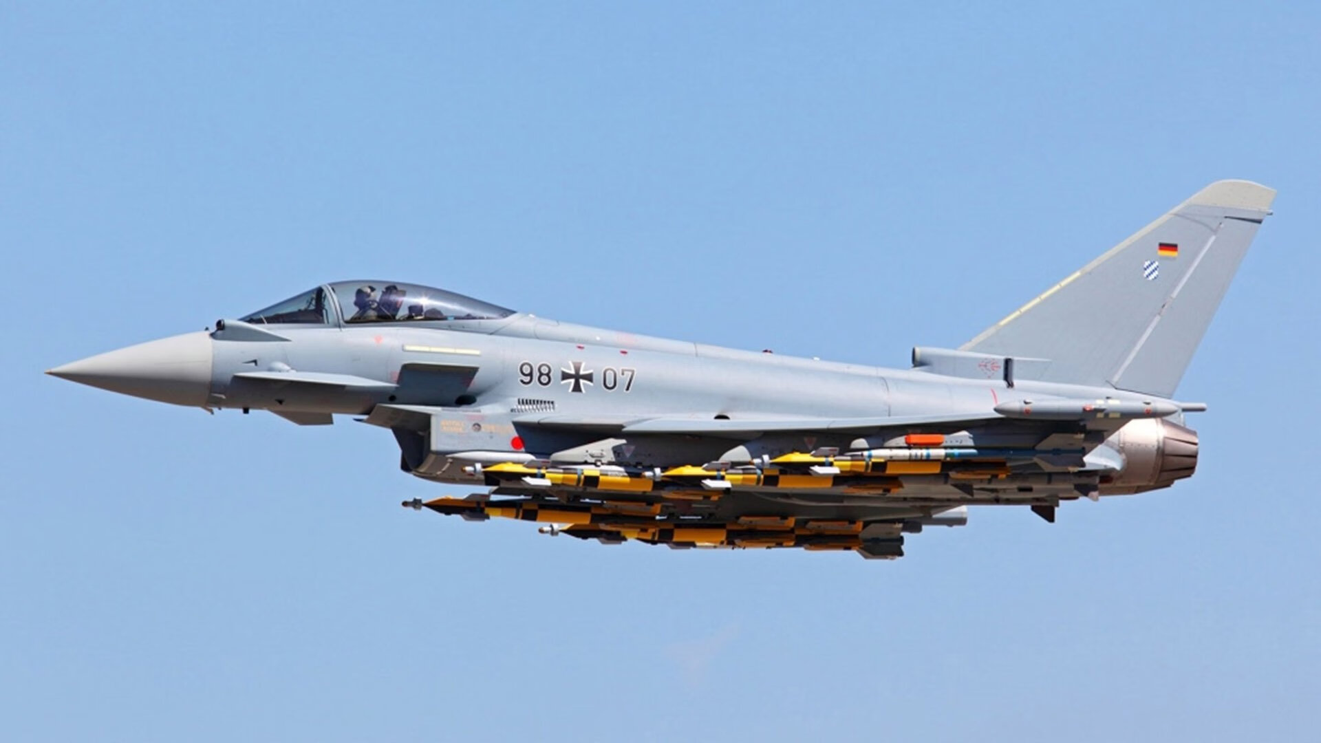 钢与铁的对决，青岛队碾压强敌，武切维奇一击定乾坤