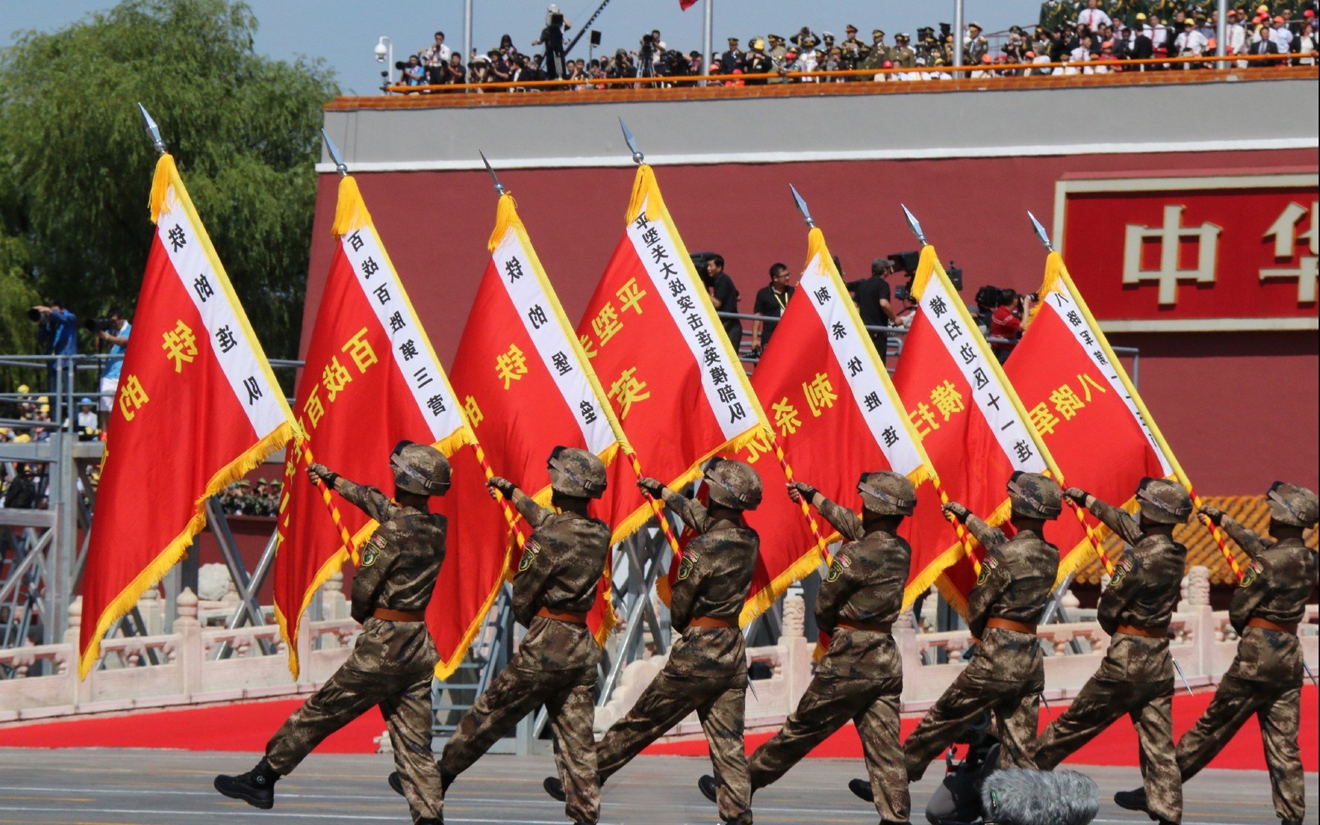 当新奥尔良的铜管乐为夏洛特响起,锡安手术刀般的撕裂与篮球地理的悄然重绘