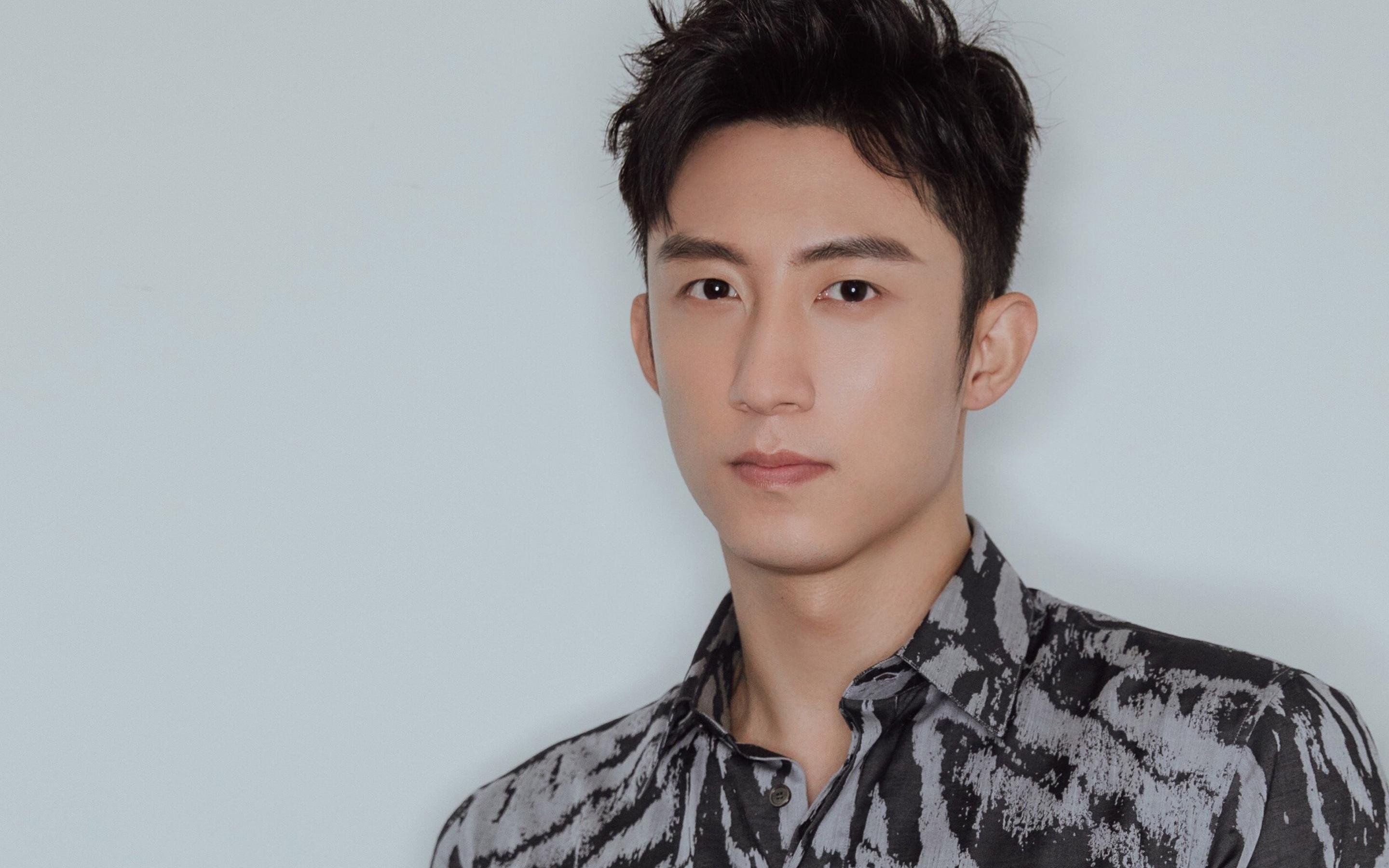 维也纳废墟上的法老之舞，当加克波用足球重写出埃及记