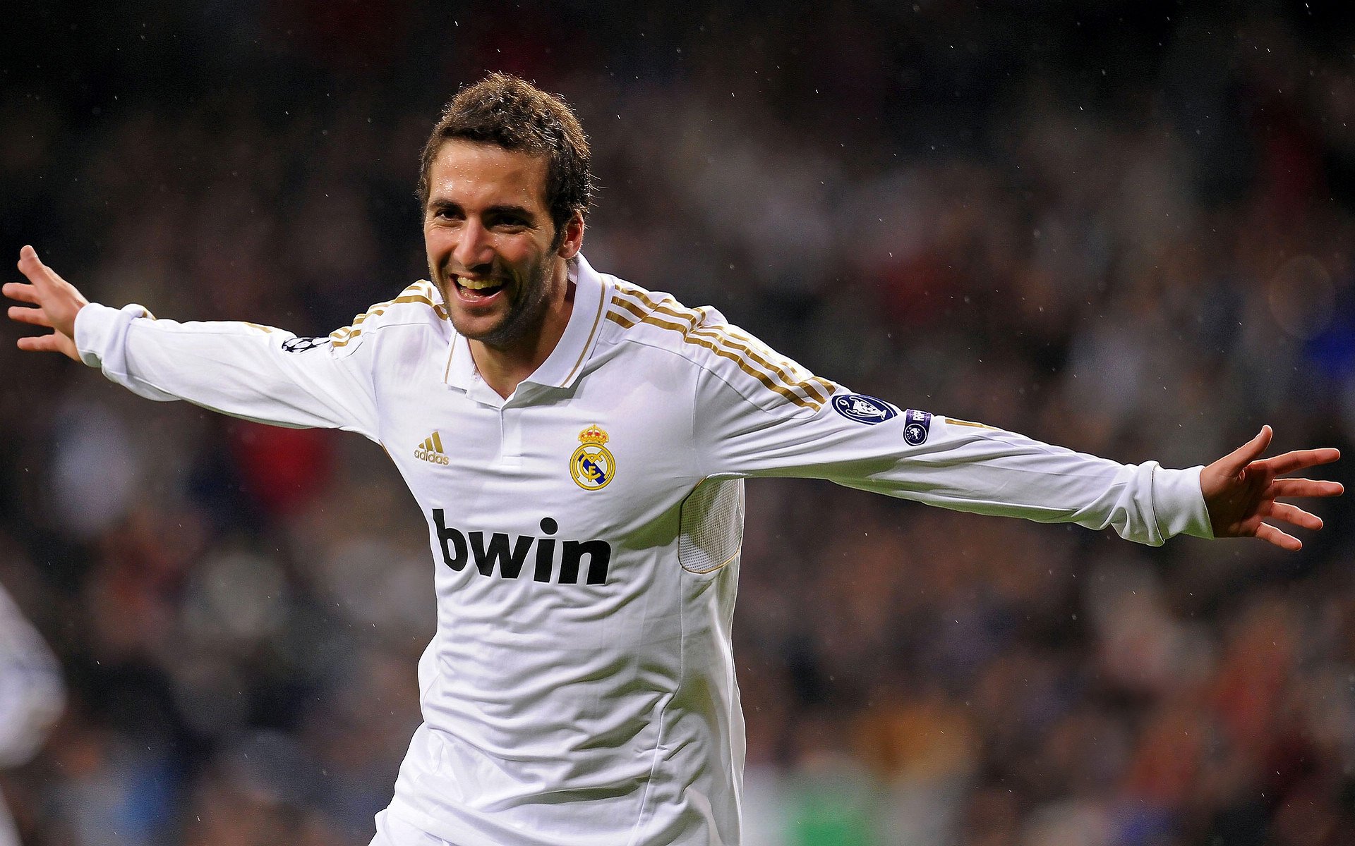 末节神迹，拉什福德于华沙雨夜接管比赛—当世界杯决赛在波兰与南非之间上演