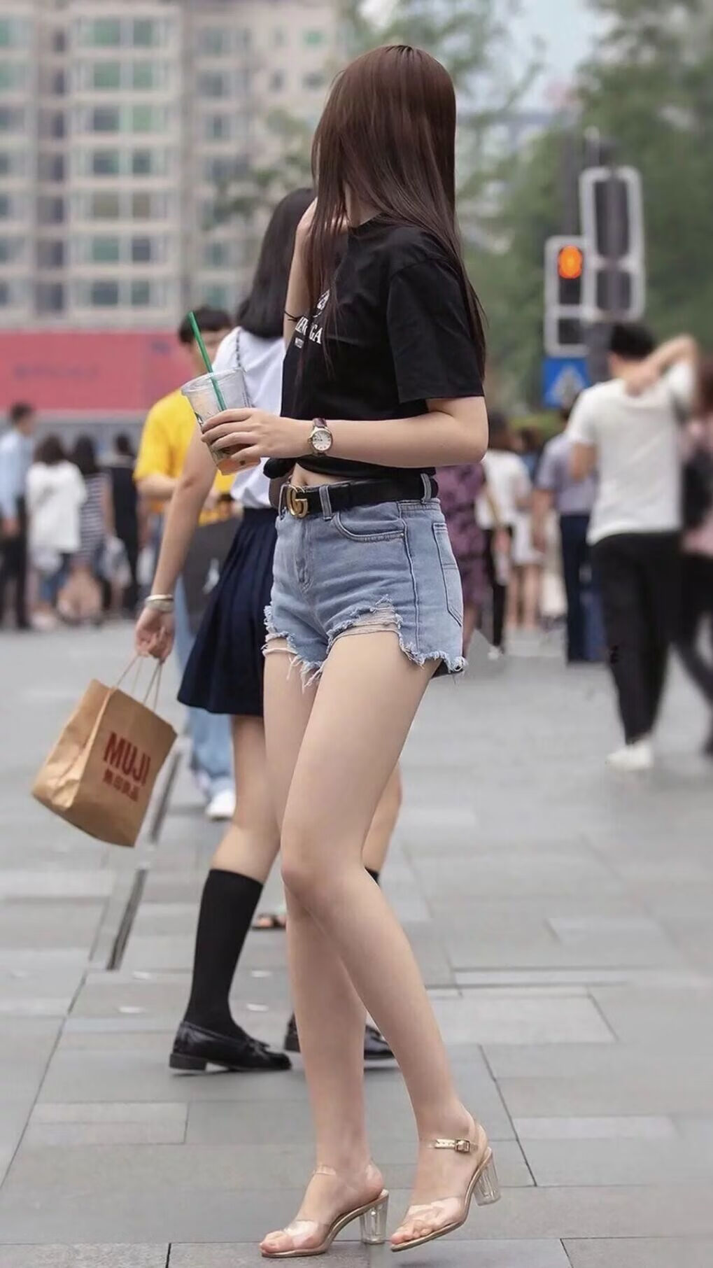 铁血之战，布罗佐维奇统领中场风暴，乌兹别克斯坦强硬击碎墨西哥头名梦